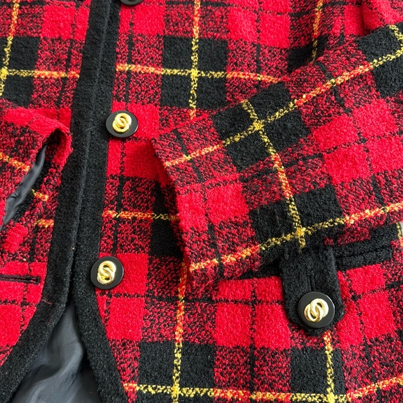 Amanda Smith Petites Short Blazer - Picture 7 of 8